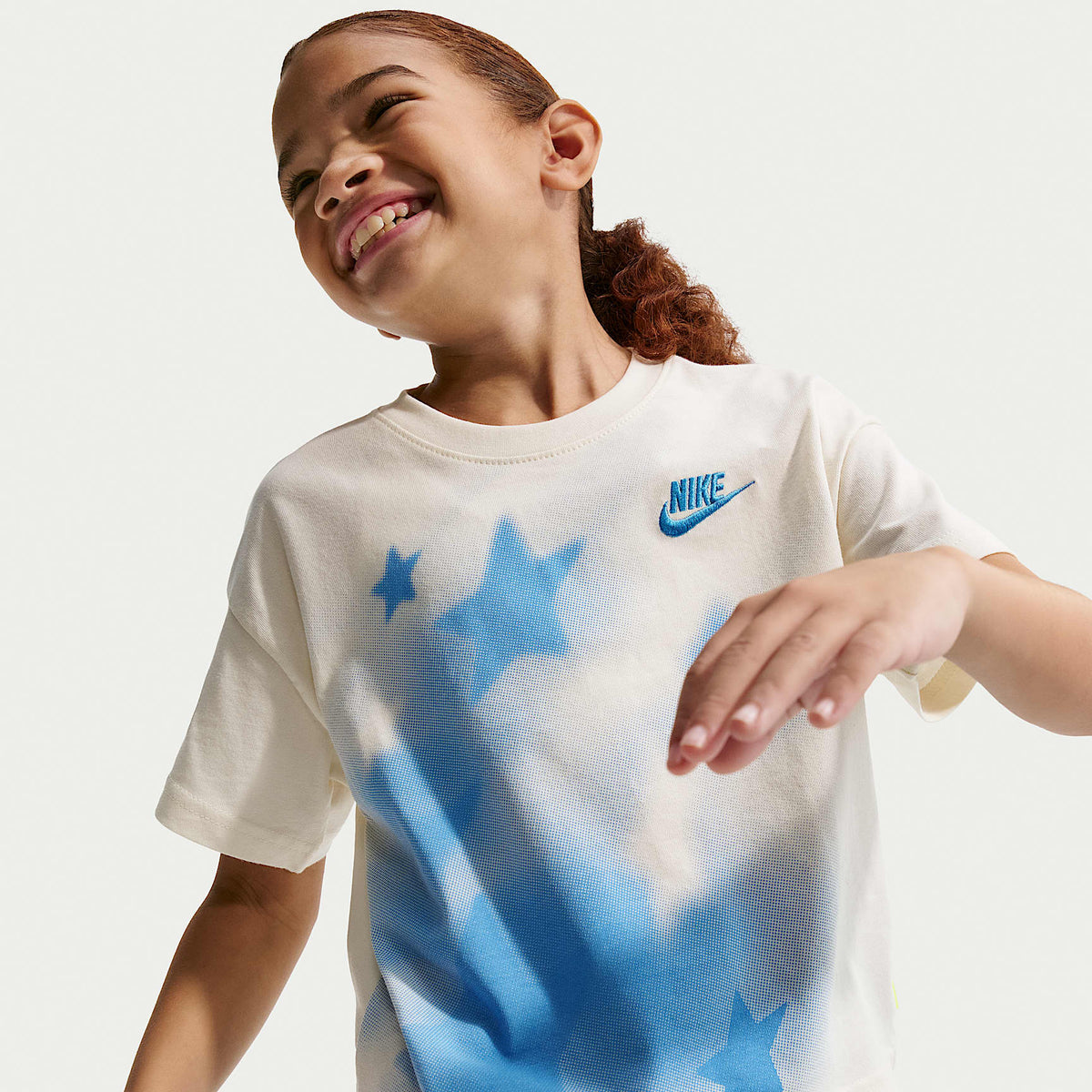 Playera para niña talla grande Nike Sportswear – Perla suave – vista 3