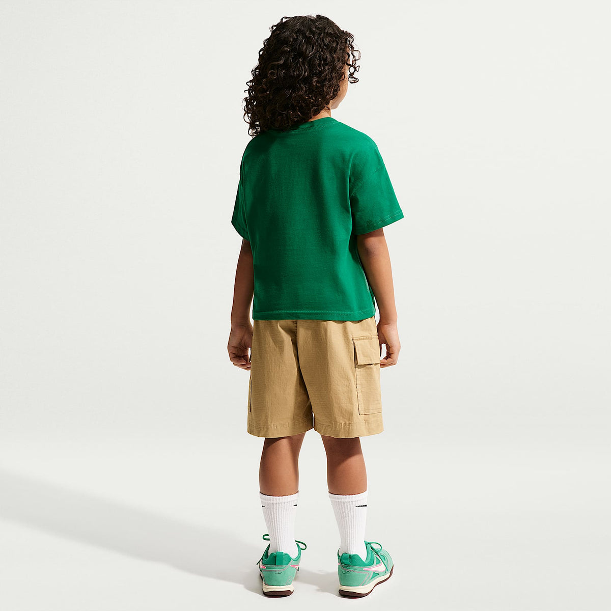 Playera para niña talla grande Nike Sportswear – Malaquita – vista 5