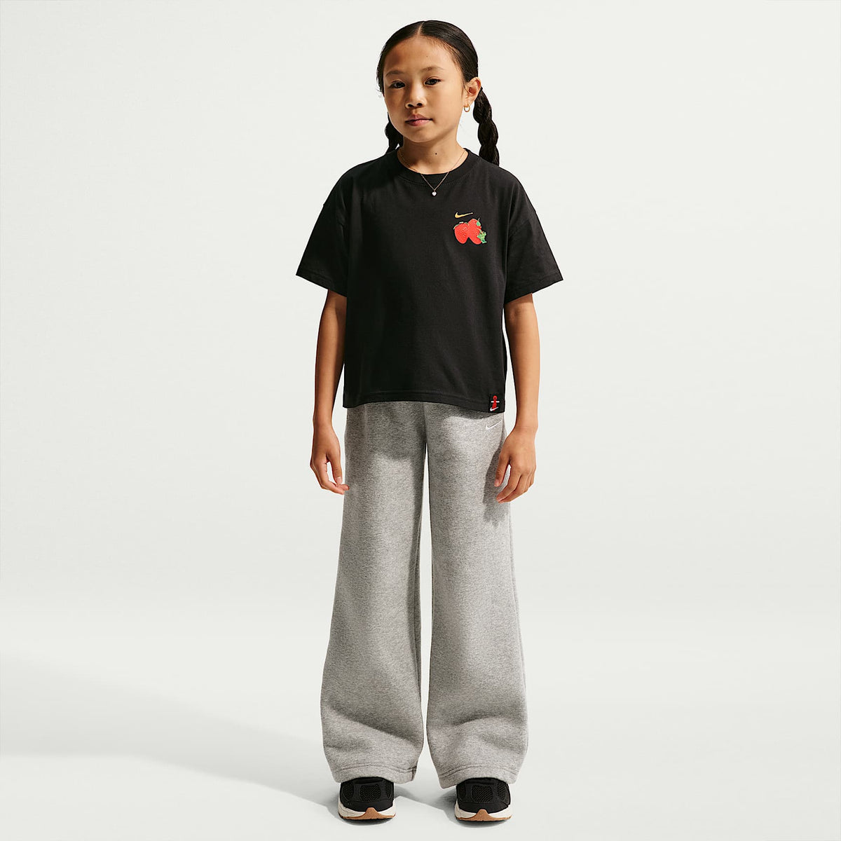 Playera para niña talla grande Nike Sportswear – Negro – vista 4