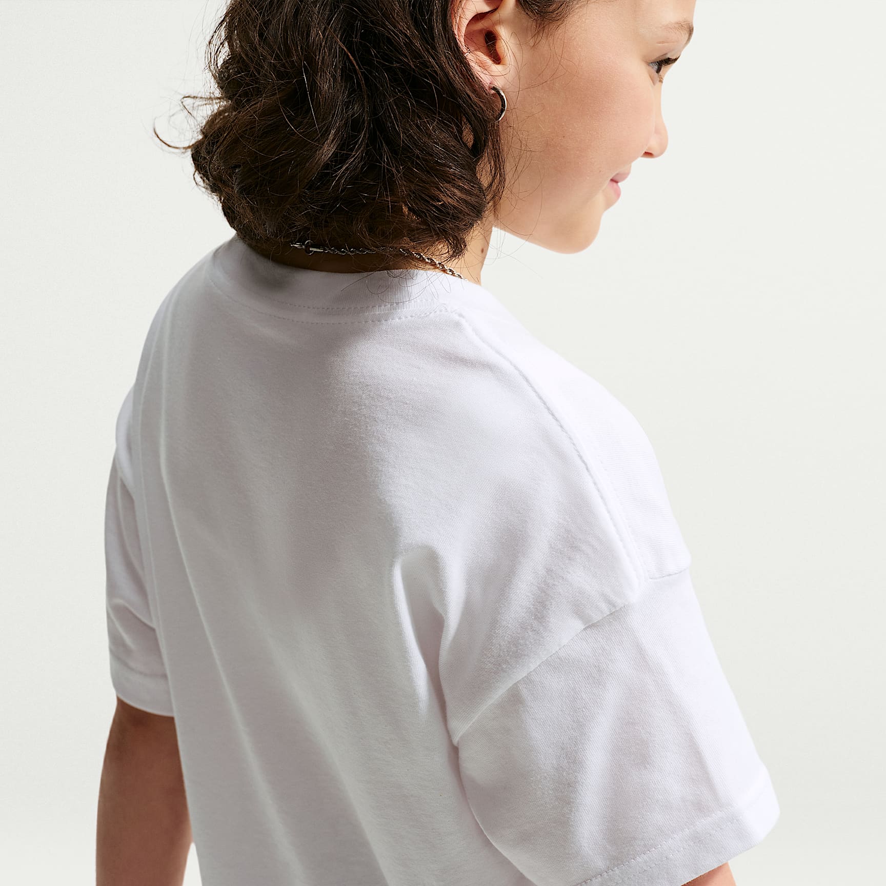 Playera para niños talla grande Nike Sportswear – Blanco – vista 2