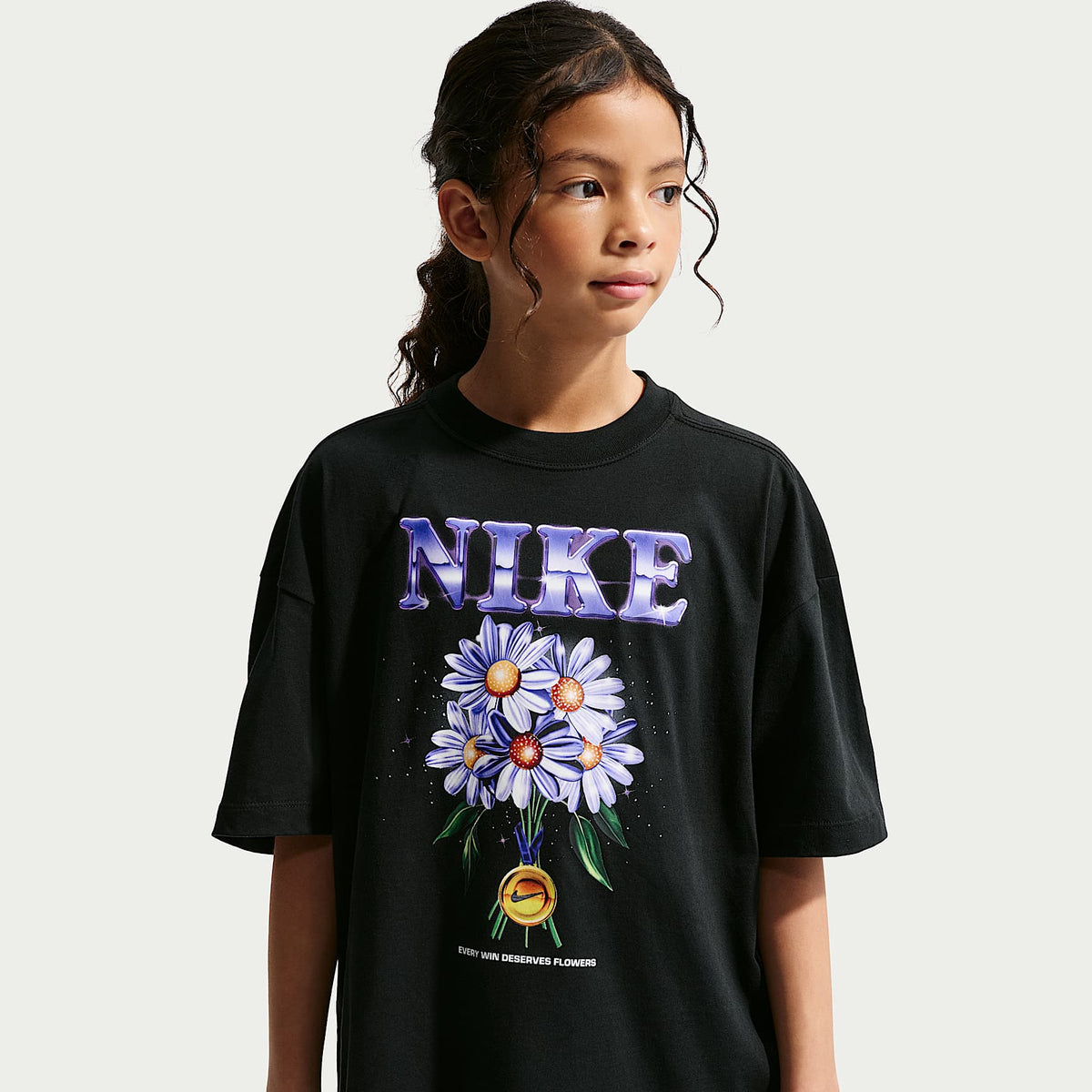 Playera oversized para niña talla grande Nike Sportswear – Negro – vista 1