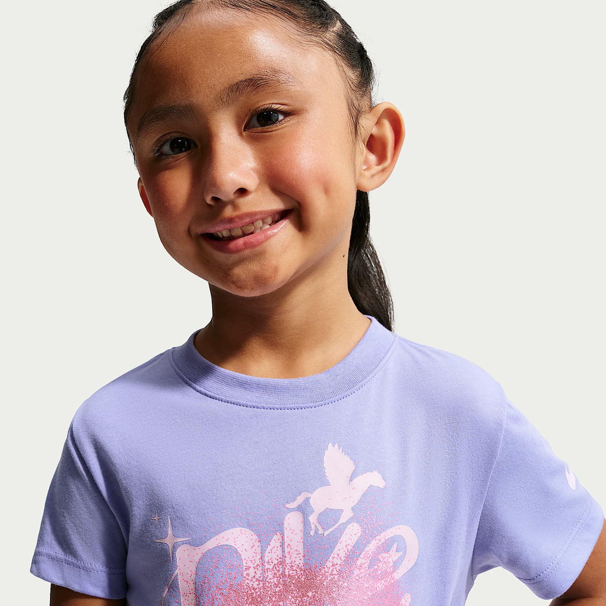Playera con gráfico para niños talla pequeña Nike Sportswear – Cardo claro – vista 3