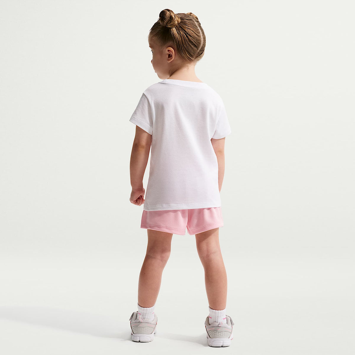 Playera con gráfico infantil Nike Sportswear – Blanco – vista 5