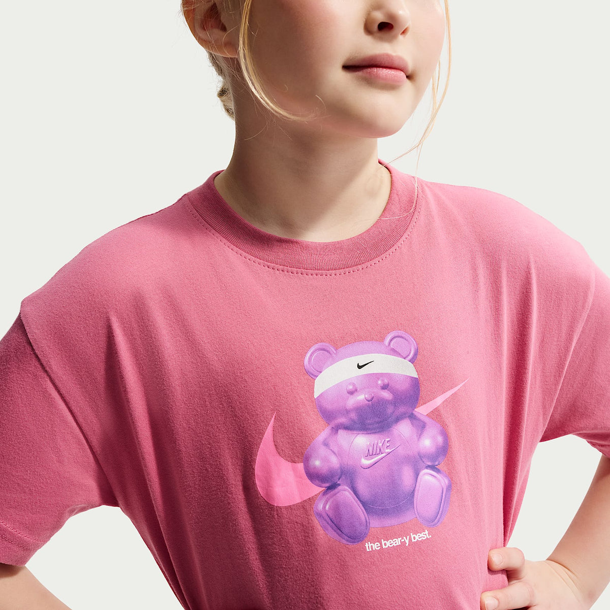 Playera cuadrada para niños talla grande Nike Sportswear – Peonía – vista 3