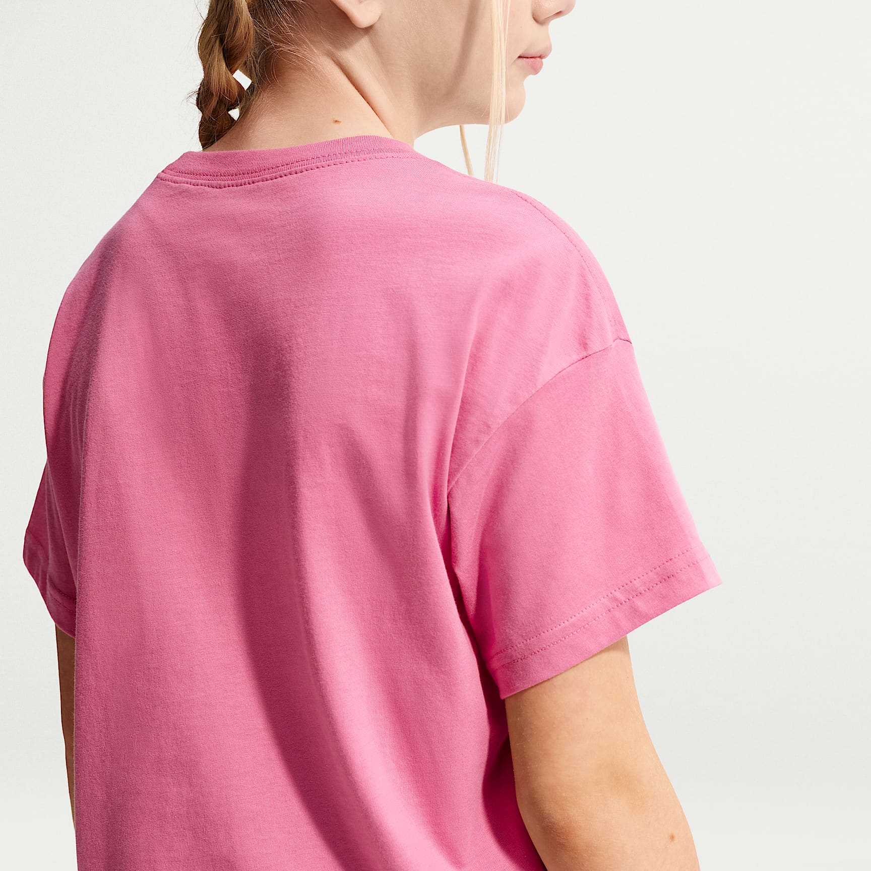 Playera para niña talla grande Nike Sportswear – Peonía – vista 2