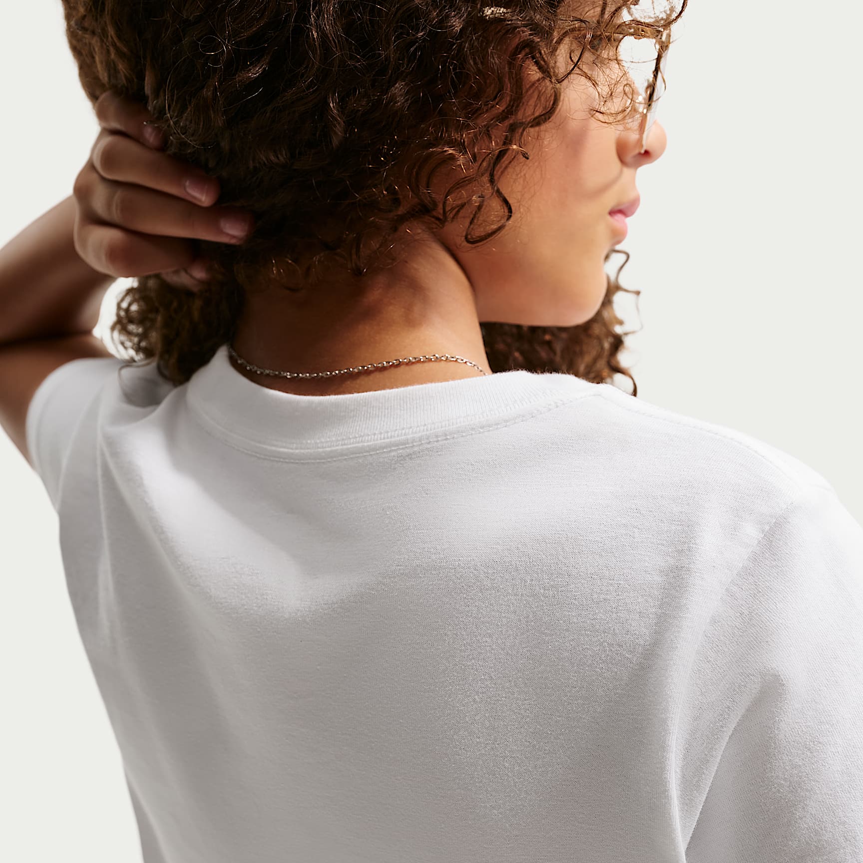 Playera recortada para niña talla grande Nike Sportswear – Blanco – vista 2