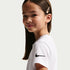 Playera con gráfico para niños talla pequeña Nike Sportswear – Blanco – vista 2