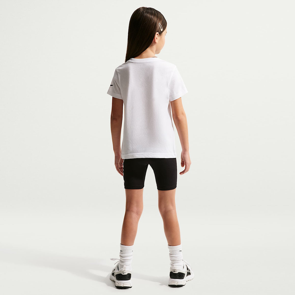 Playera con gráfico para niños talla pequeña Nike Sportswear – Blanco – vista 5