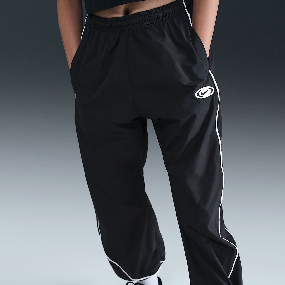 Pants deportivos para niña talla grande Nike Sportswear – Negro/Negro/Blanco – vista 2
