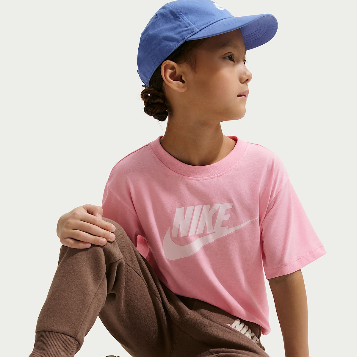 Playera Club Boxy para niños talla pequeña Nike – Rosa – vista 3