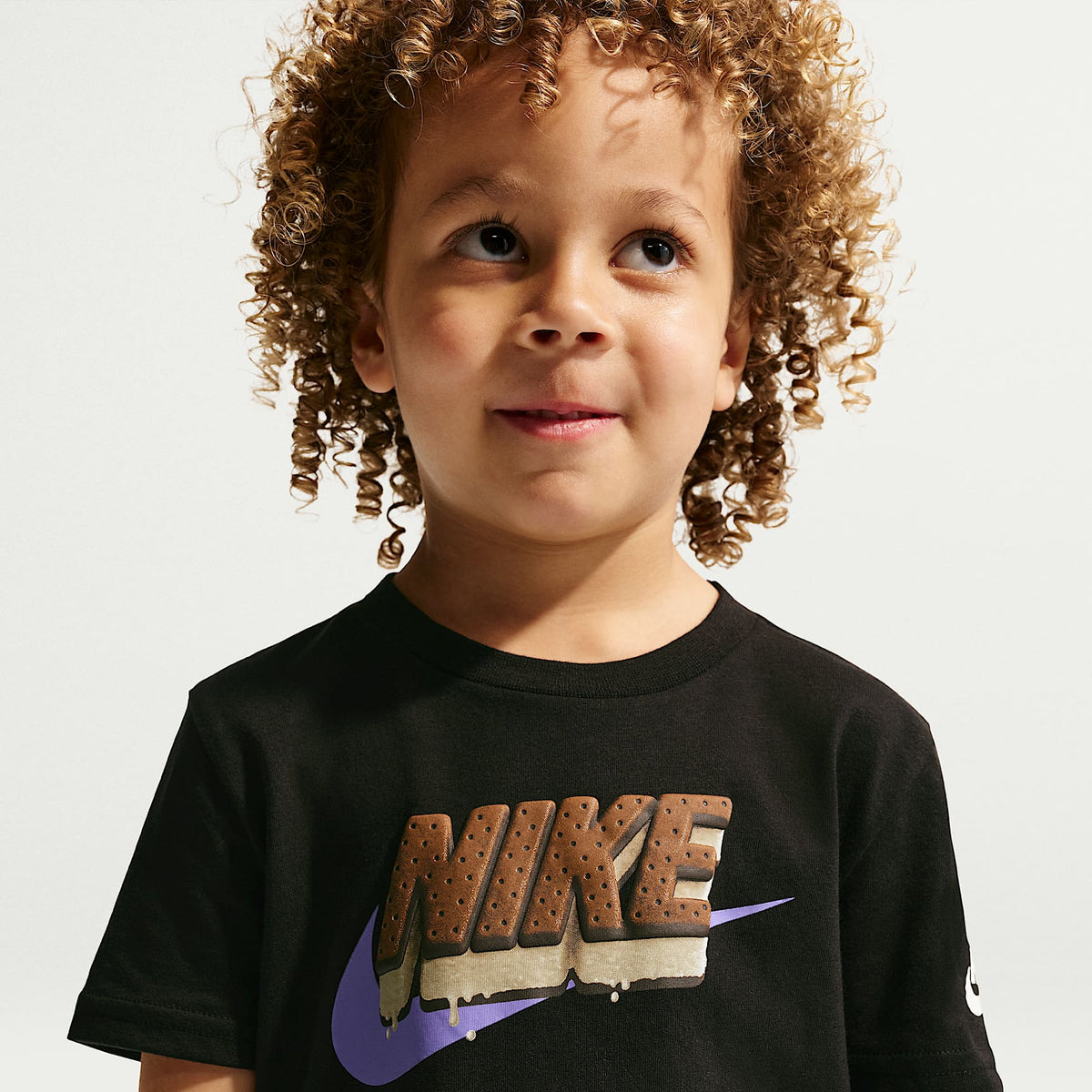 Playera Ice Cream Sandwich para niños pequeños Nike – Negro – vista 3