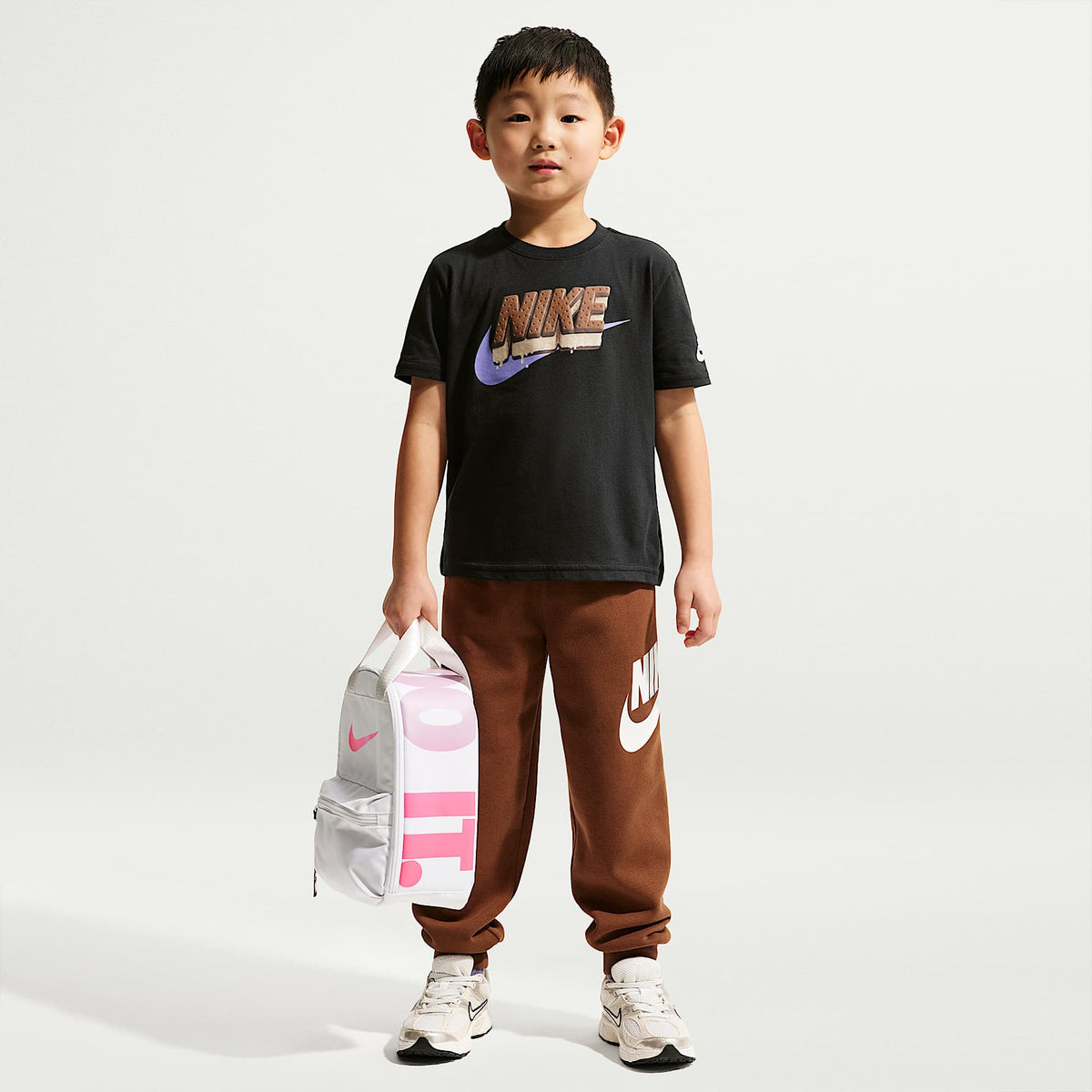 Playera Ice Cream Sandwich para niños talla pequeña Nike – Negro – vista 4