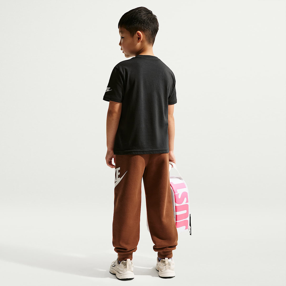 Playera Ice Cream Sandwich para niños talla pequeña Nike – Negro – vista 5