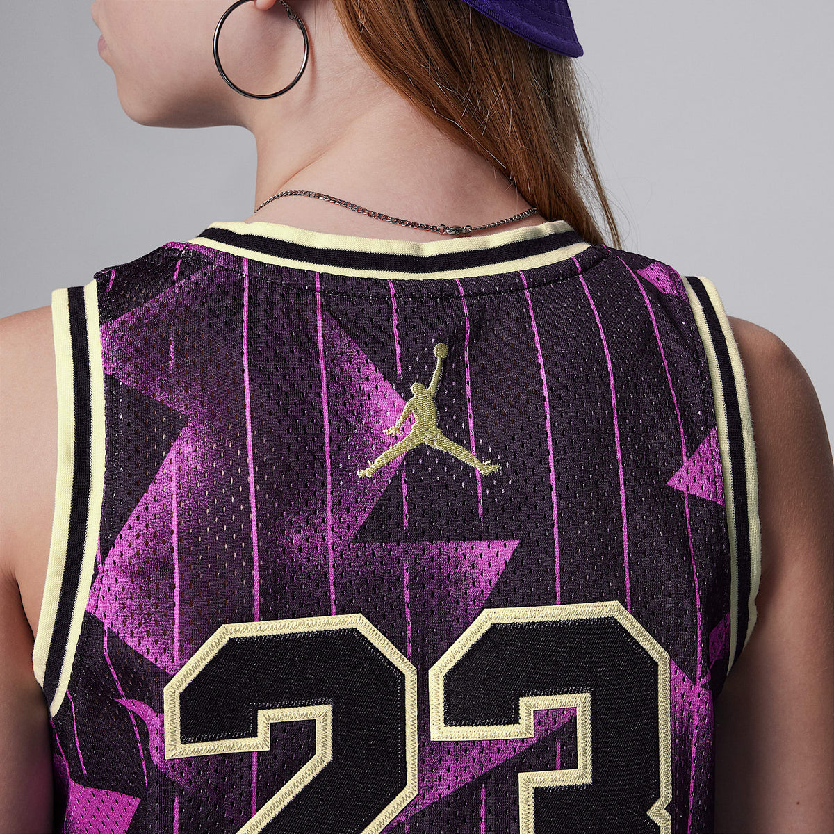 Playera para niños talla grande Jordan 23 Striped Jersey – Negro/Rosa feroz – vista 5