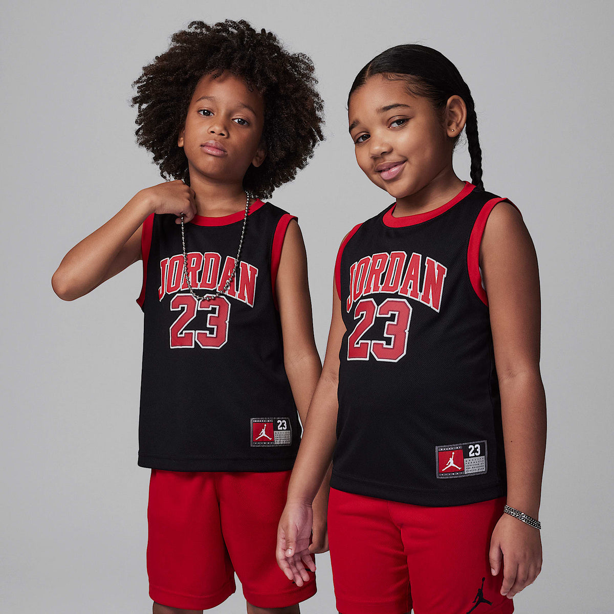 Conjunto de jersey para niños talla pequeña Jordan 23 – Negro/Rojo gimnasio – vista 3