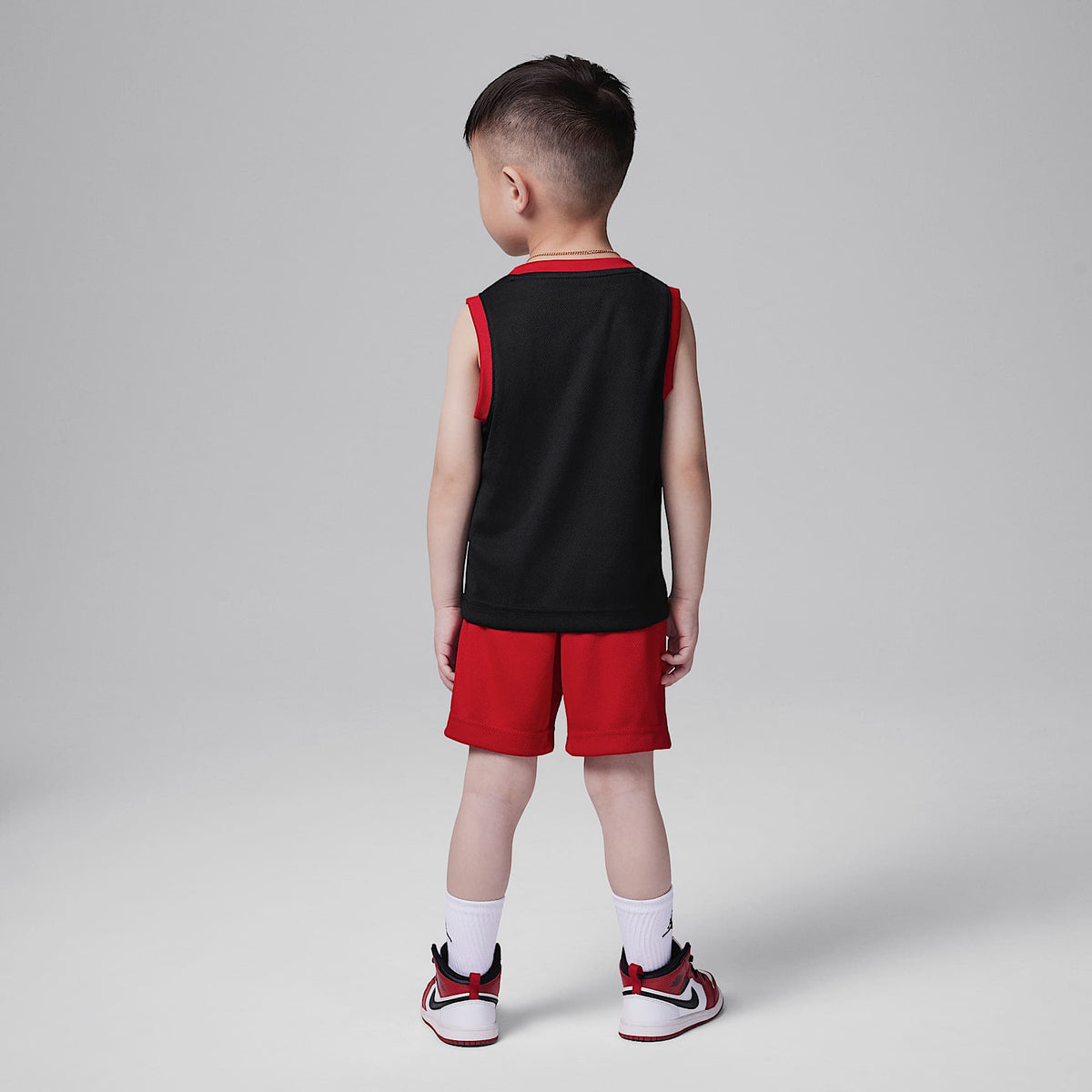 Conjunto de jersey infantil Jordan 23 – Negro/Rojo gimnasio – vista 2