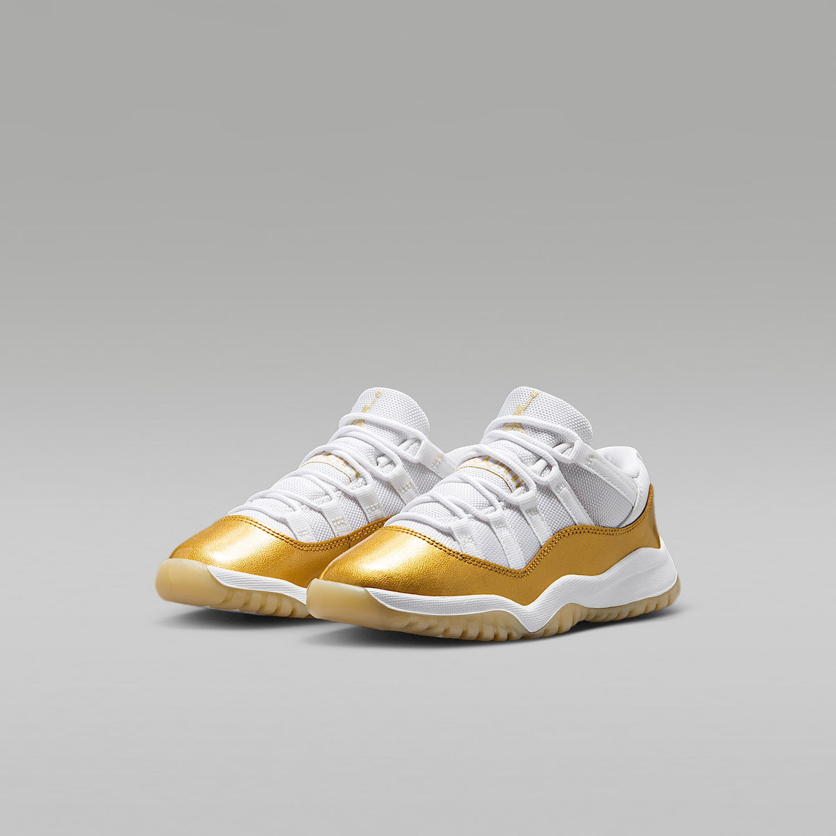 Jordan 11 Retro Low "Mother's Day" – Blanco/Oro team/Oro metalizado – vista 5