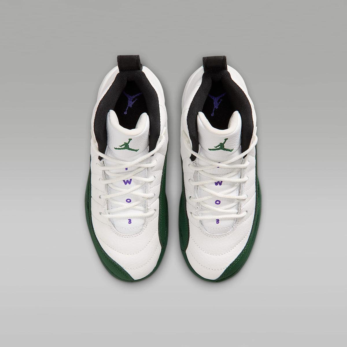 Jordan 12 Retro "Idols Become Rivals" – Blanco cumbre/Morado feroz/Morado feroz/Verde desfiladero – vista 4
