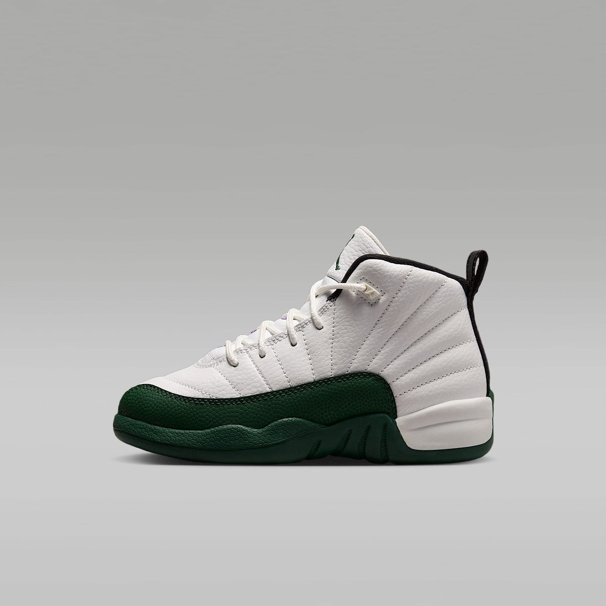 Jordan 12 Retro "Idols Become Rivals" – Blanco cumbre/Morado feroz/Morado feroz/Verde desfiladero – vista 1
