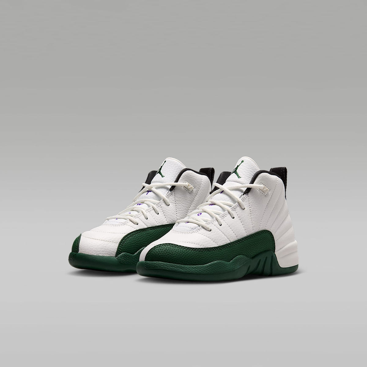 Jordan 12 Retro "Idols Become Rivals" – Blanco cumbre/Morado feroz/Morado feroz/Verde desfiladero – vista 5