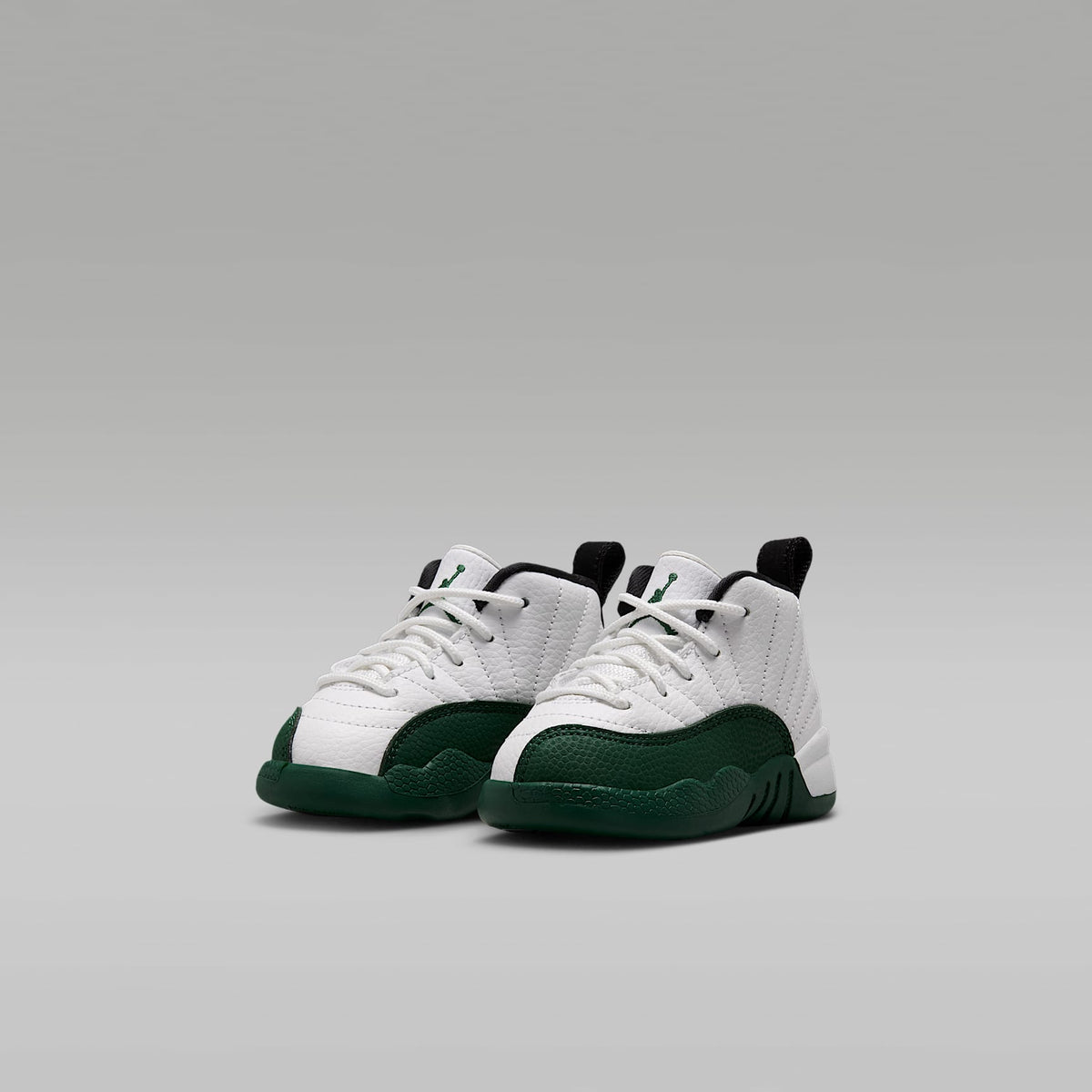 Jordan 12 Retro "Idols Become Rivals" – Blanco cumbre/Morado feroz/Morado feroz/Verde desfiladero – vista 5