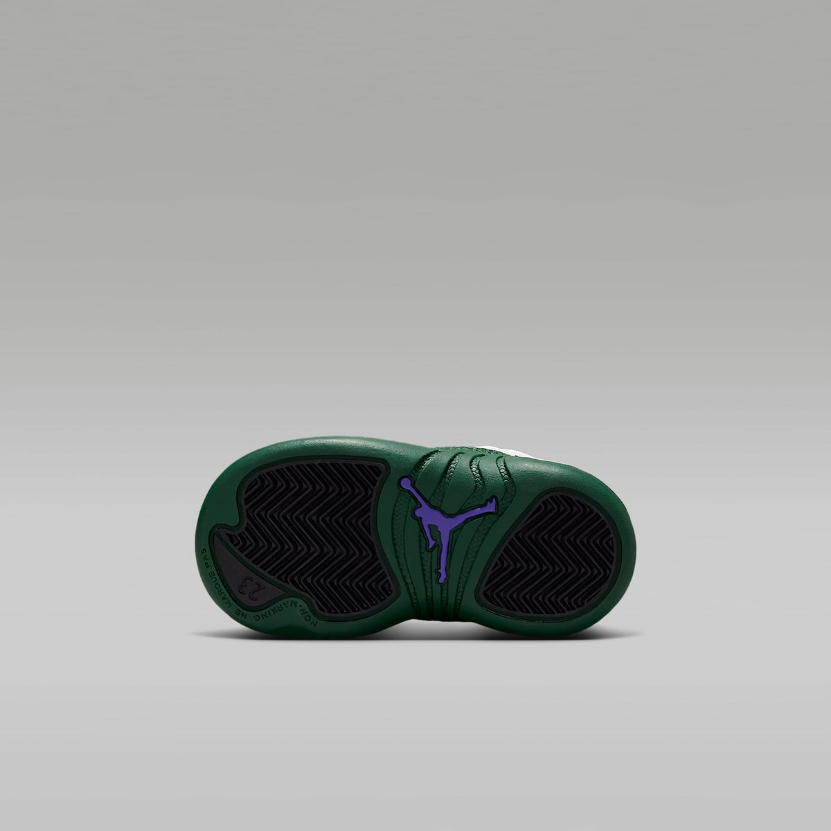 Jordan 12 Retro "Idols Become Rivals" – Blanco cumbre/Morado feroz/Morado feroz/Verde desfiladero – vista 2