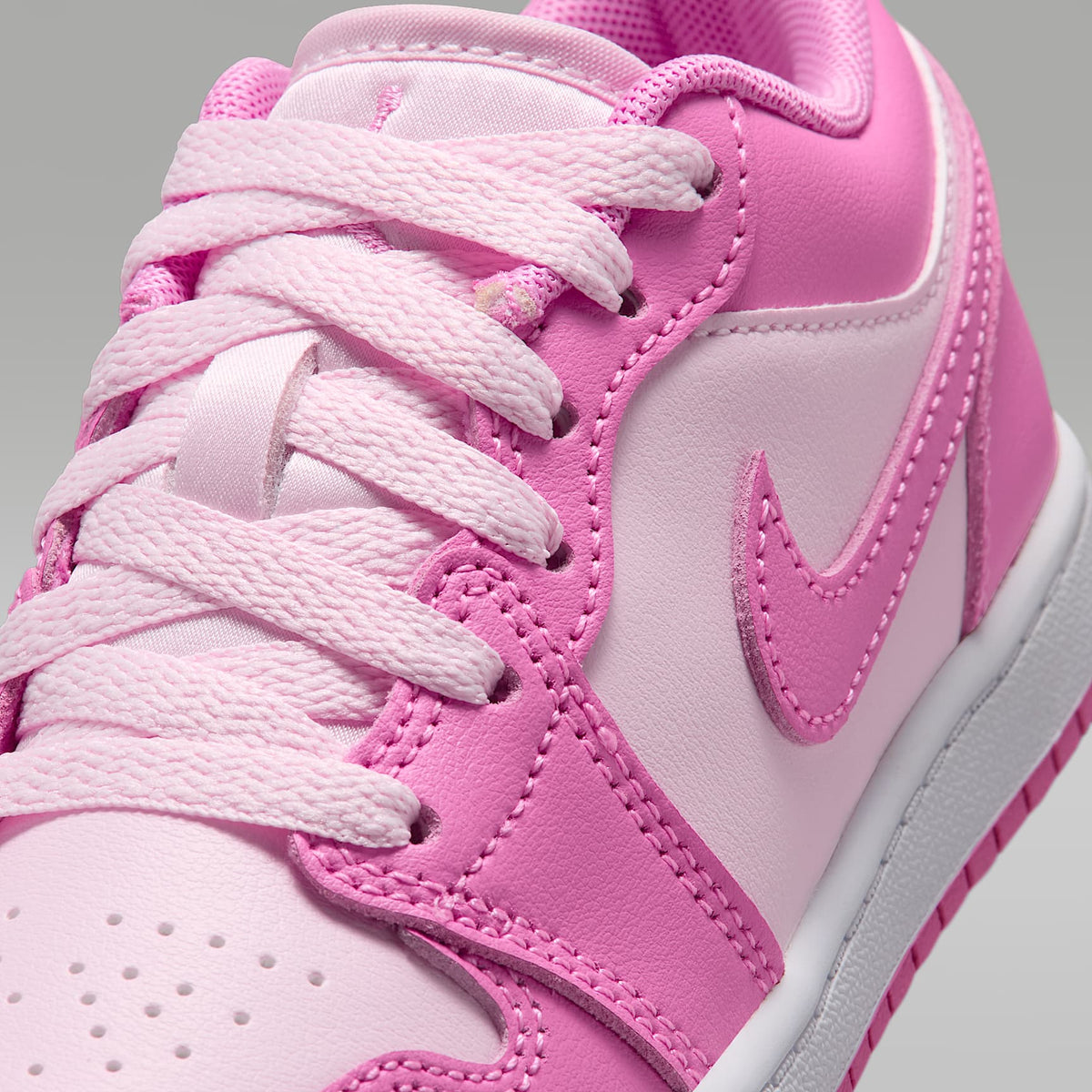 Jordan 1 Low – Rosa china/Blanco/Espuma rosa – vista 7