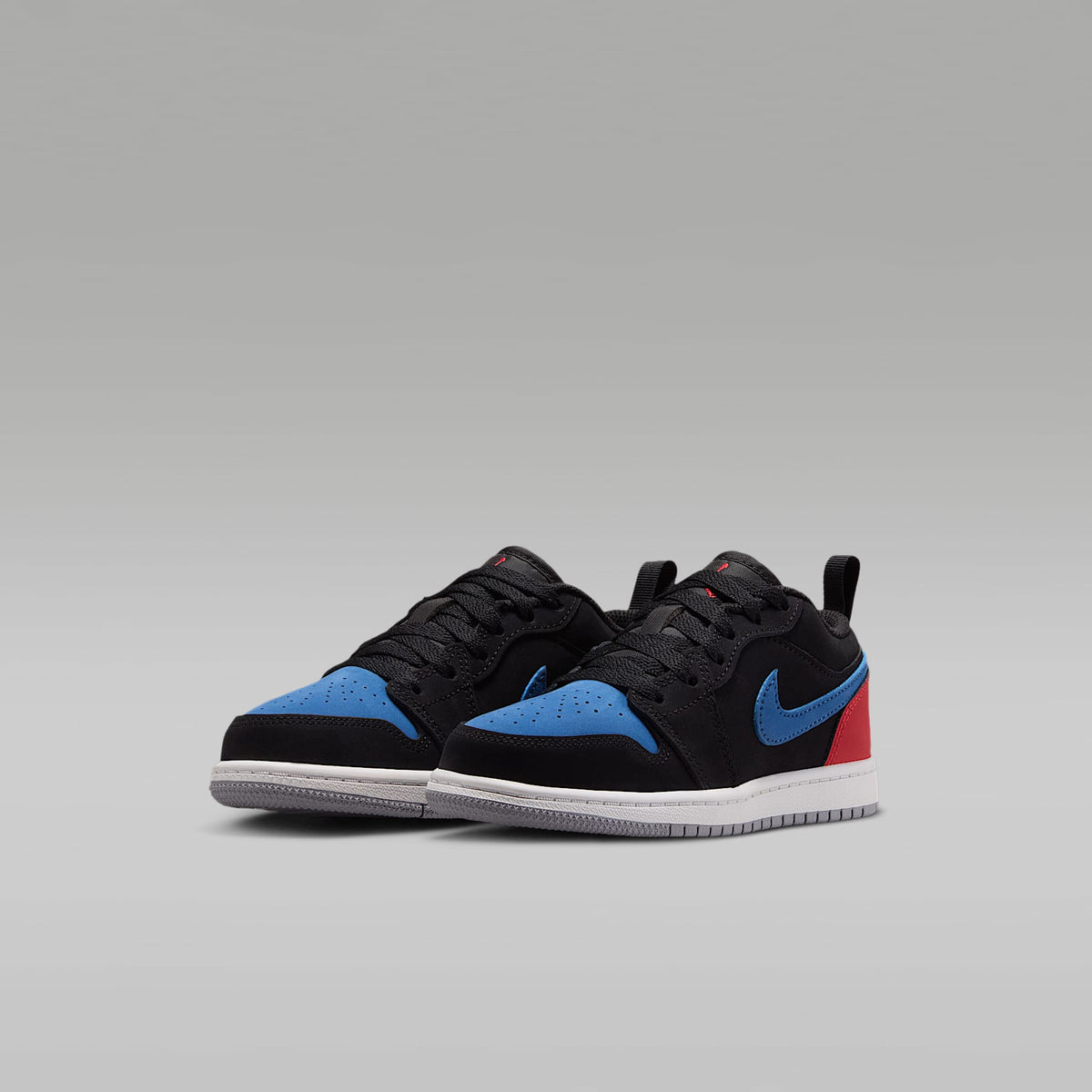Jordan 1 Low – Negro/Azul genuino/Rojo universitario/Blanco cumbre – vista 5