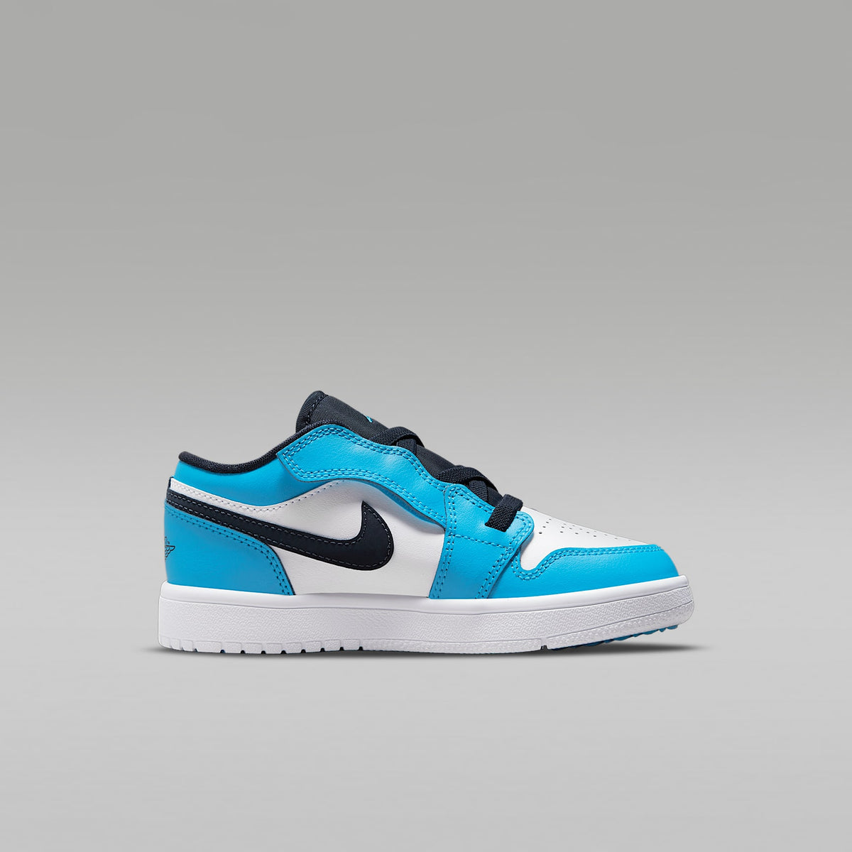 Jordan 1 Low Alt – Blanco/Obsidiana/Azul celeste oscuro – vista 3