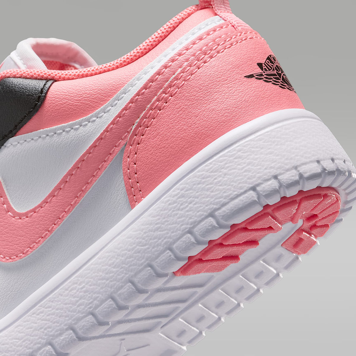 Jordan 1 Low Alt – Negro/Blanco/Rosa mirada – vista 8