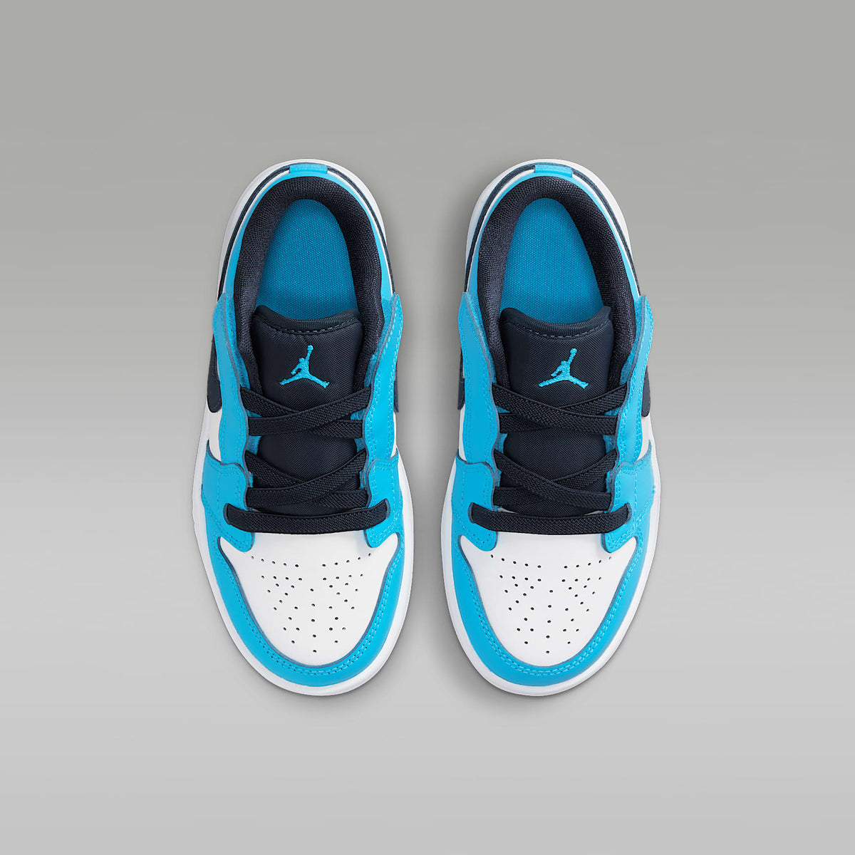 Jordan 1 Low Alt – Blanco/Obsidiana/Azul celeste oscuro – vista 4