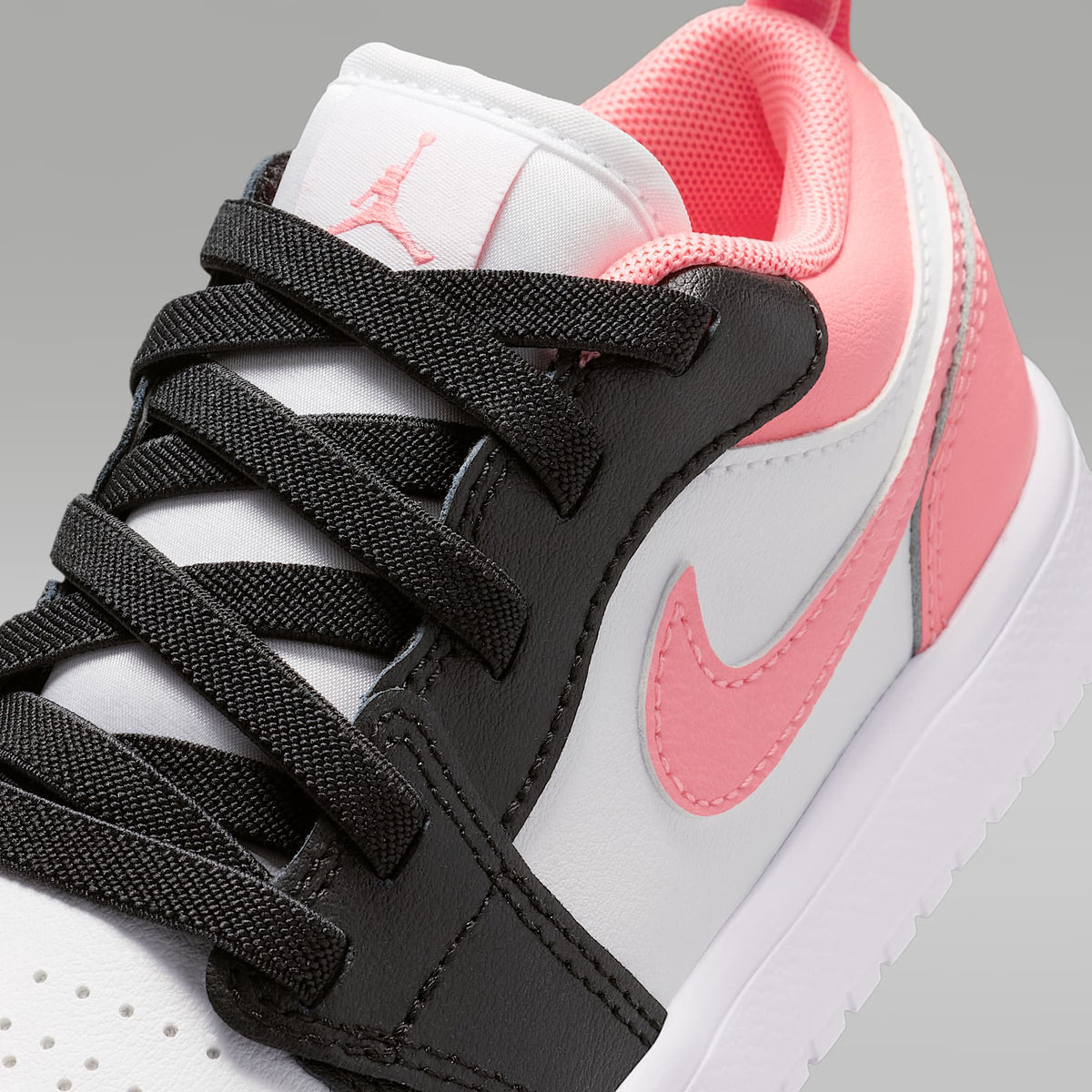 Jordan 1 Low Alt – Negro/Blanco/Rosa mirada – vista 7