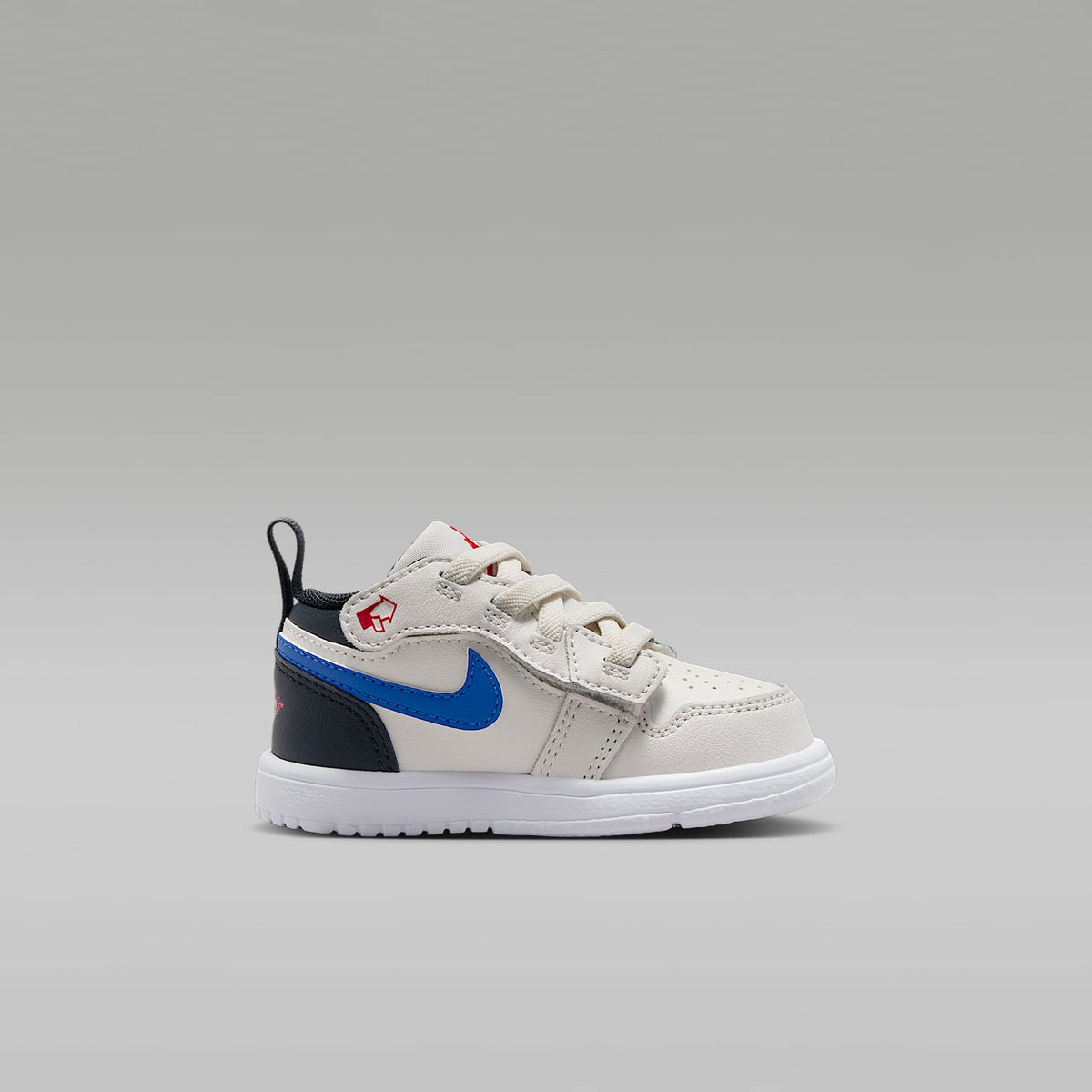 Jordan 1 Low Alt – Fantasma/Sombrío apagado/Vela/Rojo universitario – vista 3