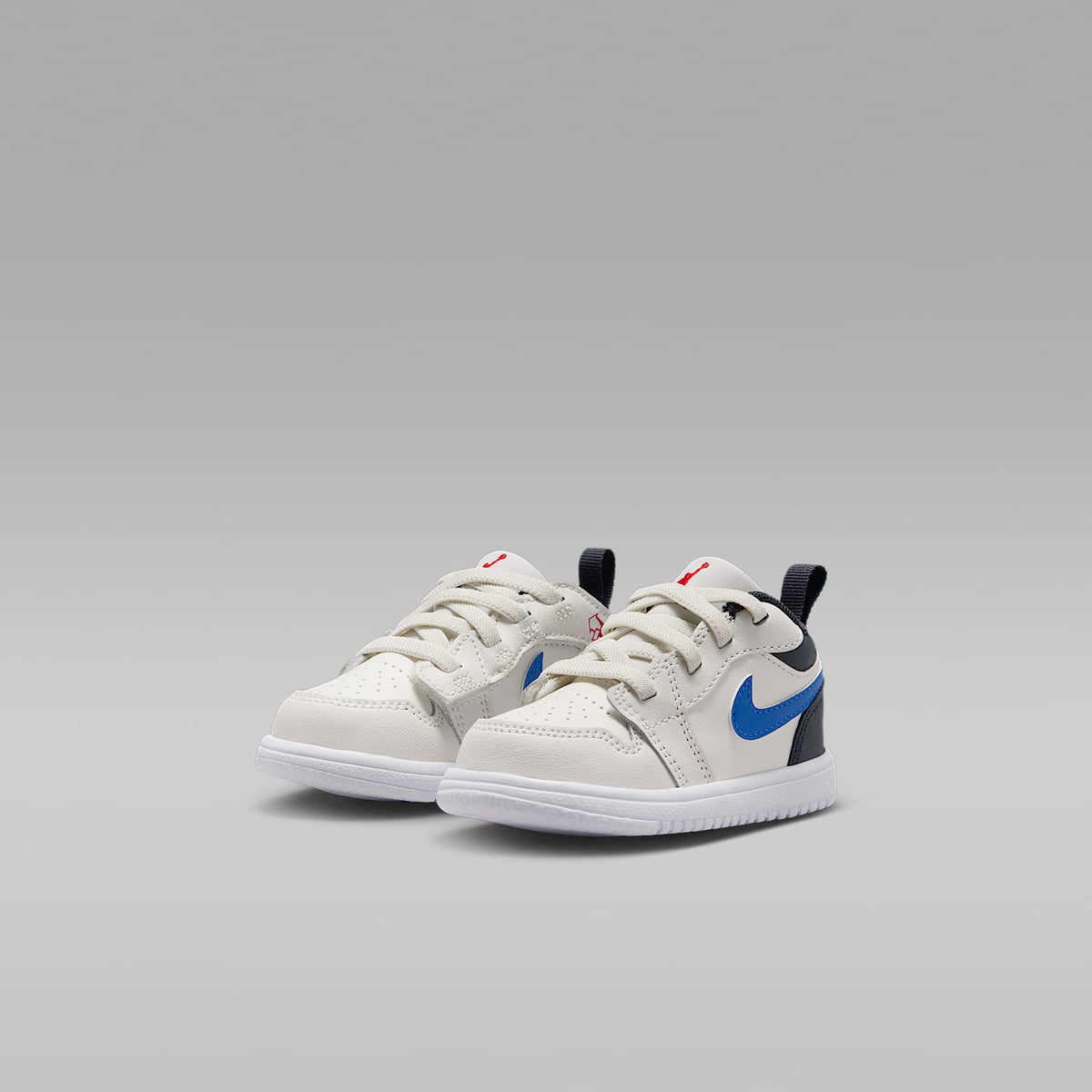 Jordan 1 Low Alt – Fantasma/Sombrío apagado/Vela/Rojo universitario – vista 5