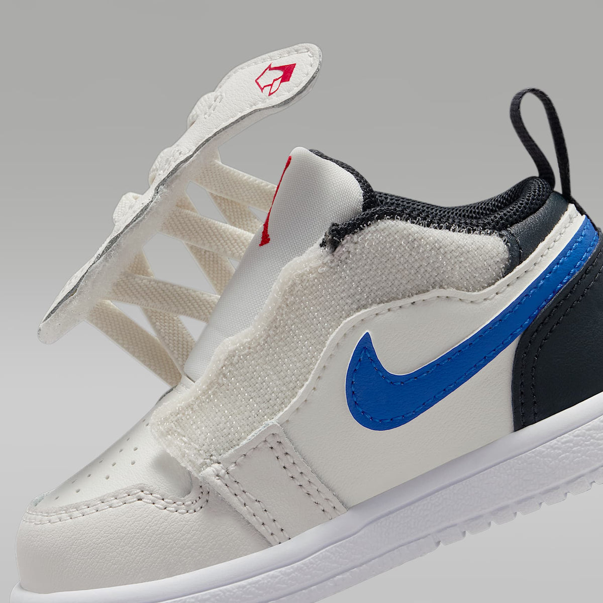 Jordan 1 Low Alt – Fantasma/Sombrío apagado/Vela/Rojo universitario – vista 8