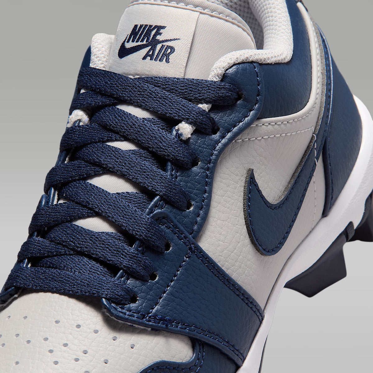 Jordan 1 Low – Gris lobo/Azul marino universitario – vista 8