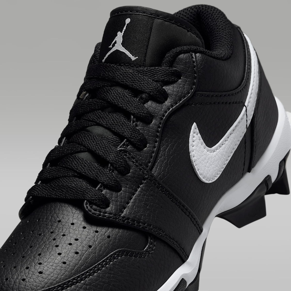 Jordan 1 Low – Negro/Blanco/Blanco – vista 8