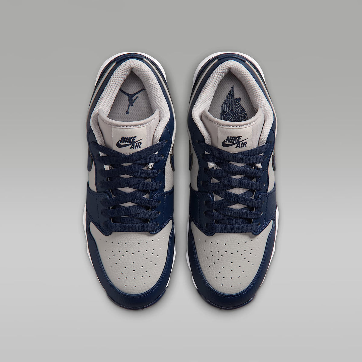 Jordan 1 Low – Gris lobo/Azul marino universitario – vista 4