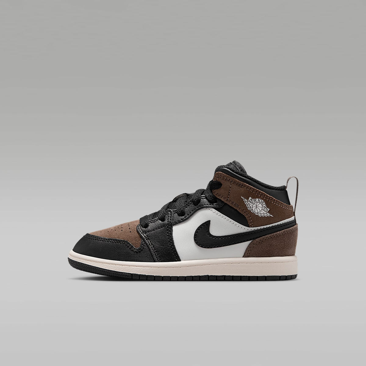 Jordan 1 Mid – Negro/Pelaje pardo/Rojo universitario/Fantasma – vista 1