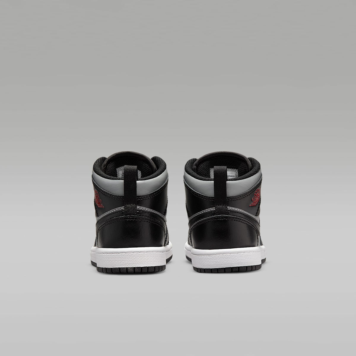 Jordan 1 Mid – Negro/Gris partícula/Blanco/Rojo gimnasio – vista 6