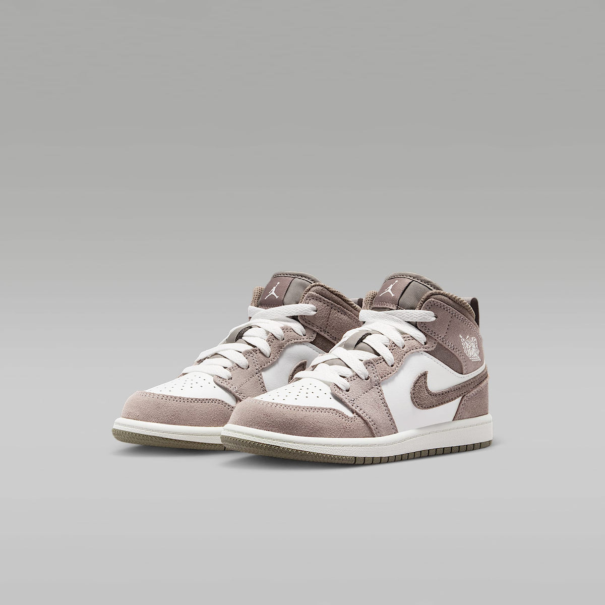 Jordan 1 Mid – Piedra enigma/Blanco cumbre/Gris oliva – vista 5