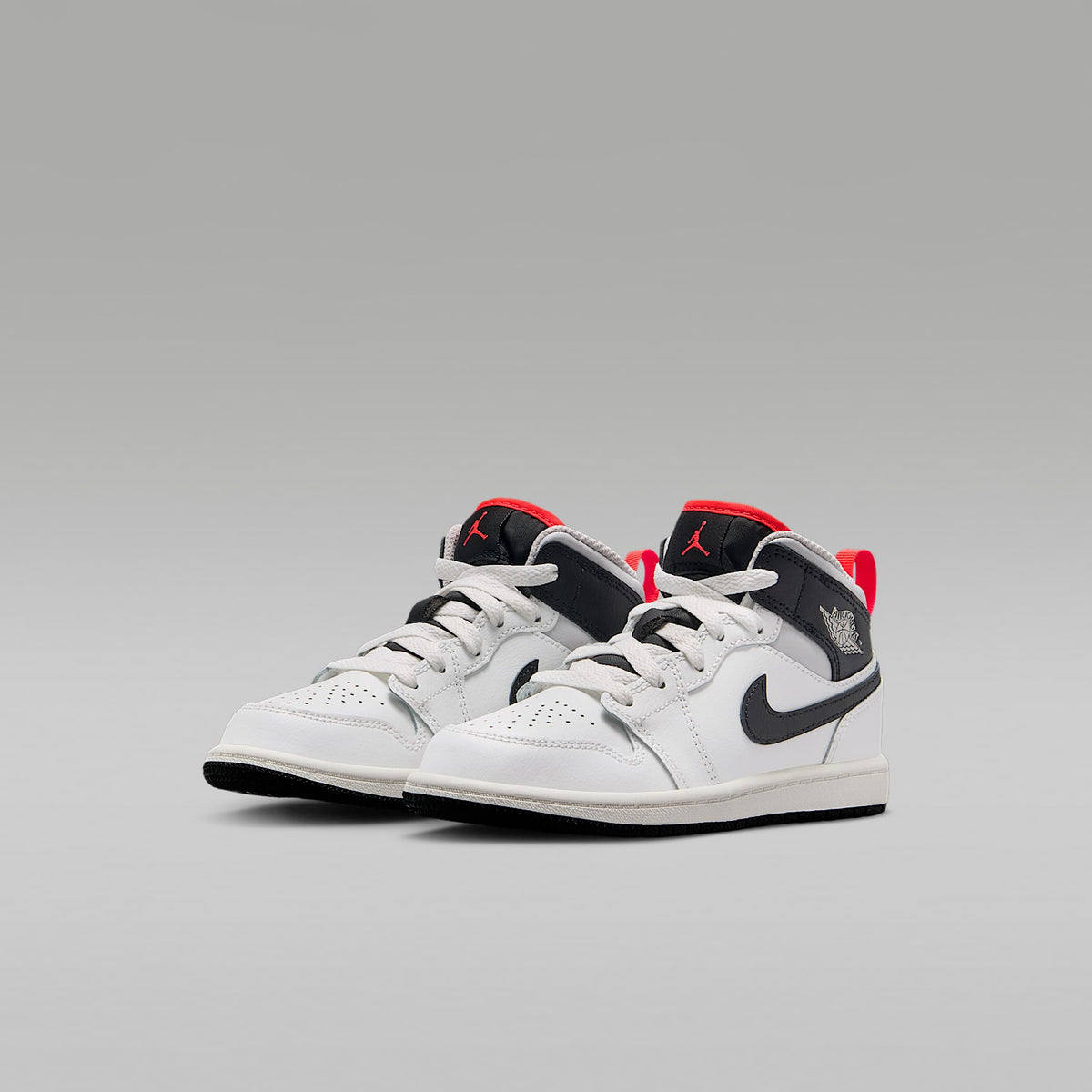 Jordan 1 Mid – Blanco cumbre/Infrarrojo 23/Gris neutro/Negro – vista 5