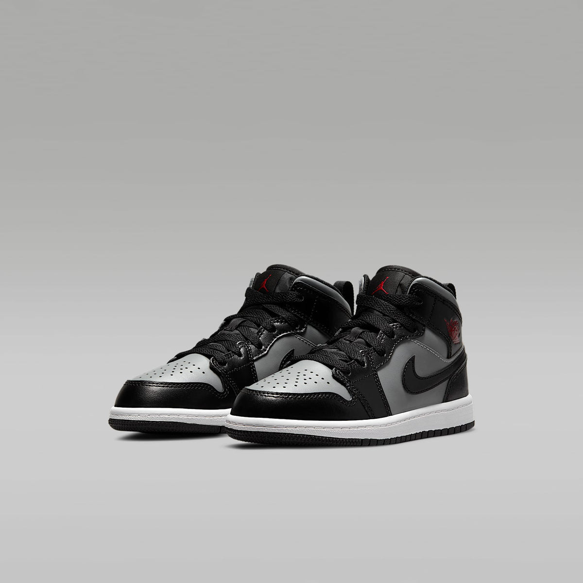 Jordan 1 Mid – Negro/Gris partícula/Blanco/Rojo gimnasio – vista 5