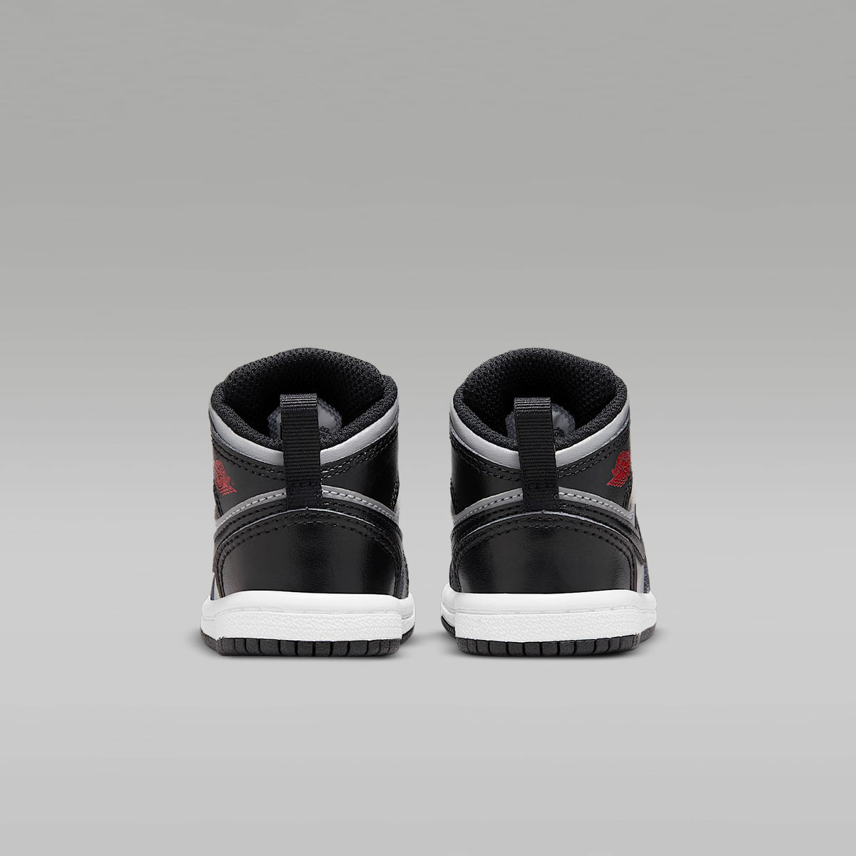 Jordan 1 Mid – Negro/Gris partícula/Blanco/Rojo gimnasio – vista 6