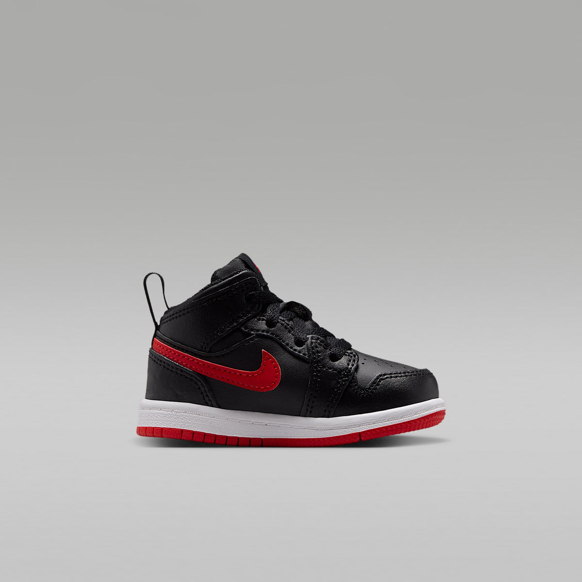 Jordan 1 Mid – Negro/Blanco/Rojo universitario – vista 3