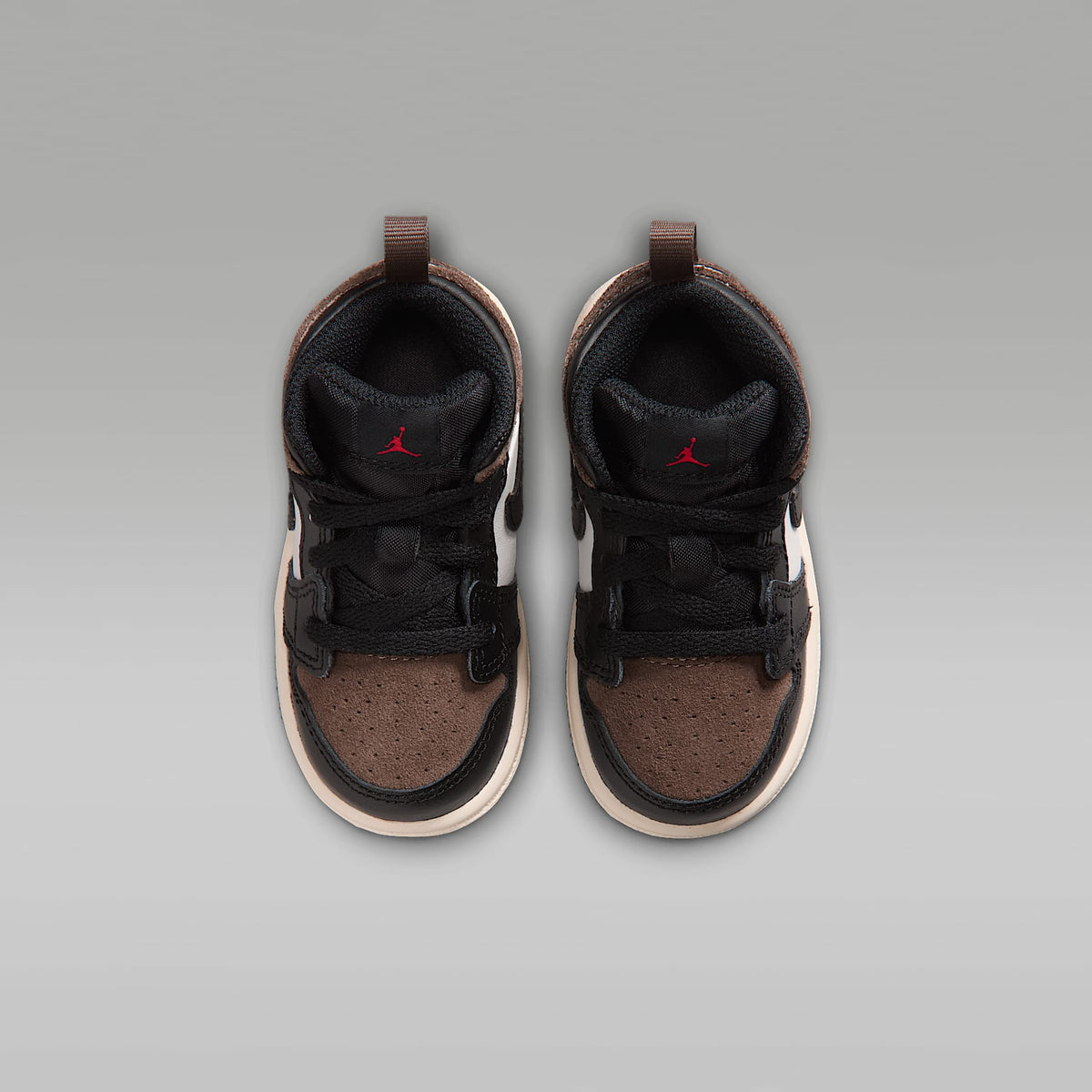 Jordan 1 Mid – Negro/Pelaje pardo/Rojo universitario/Fantasma – vista 4