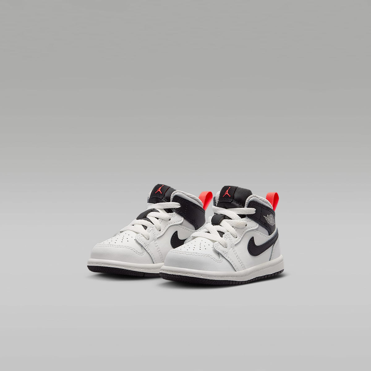 Jordan 1 Mid – Blanco cumbre/Infrarrojo 23/Gris neutro/Negro – vista 5
