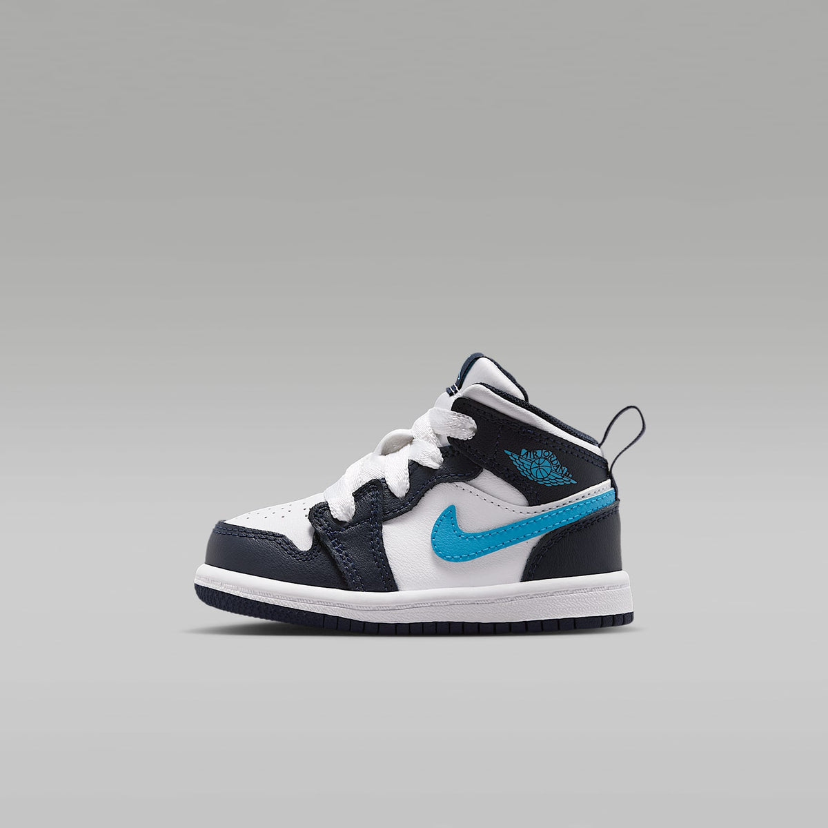 Jordan 1 Mid – Obsidiana/Blanco/Azul celeste oscuro – vista 1