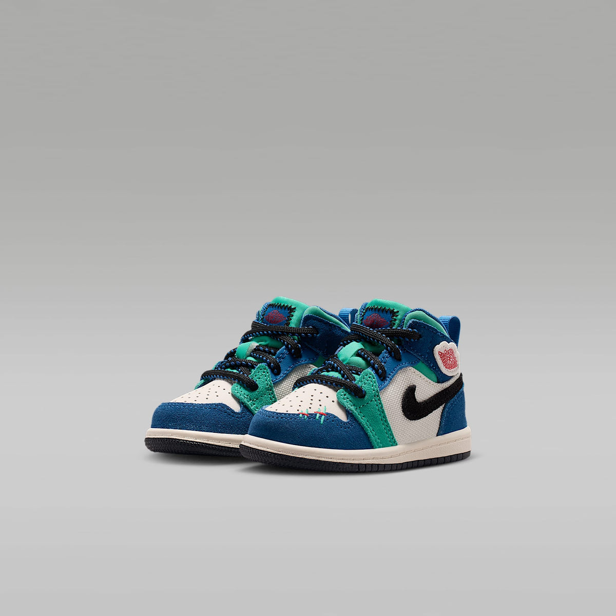 Jordan 1 Mid SE – Tiza/Azul genuino/Verde cinético/Rojo universitario – vista 5