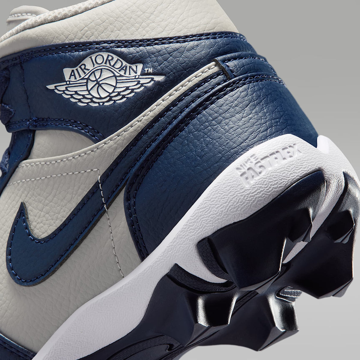 Jordan 1 Mid – Gris lobo/Azul marino universitario – vista 9